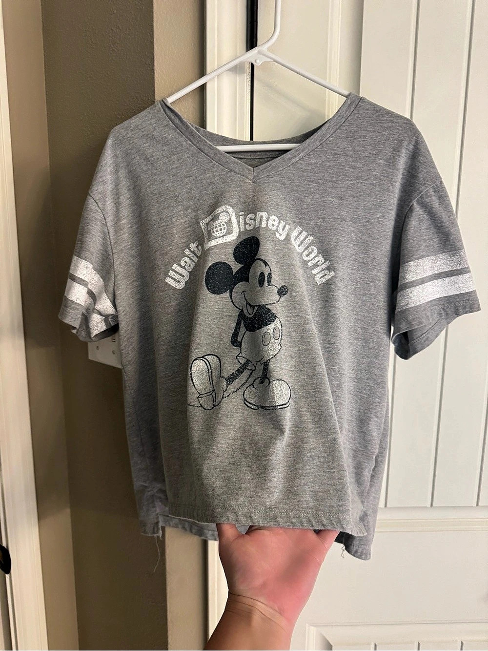 Disney Walt Disney World Mickey Mouse Graphic V-Neck Tee Gray Large